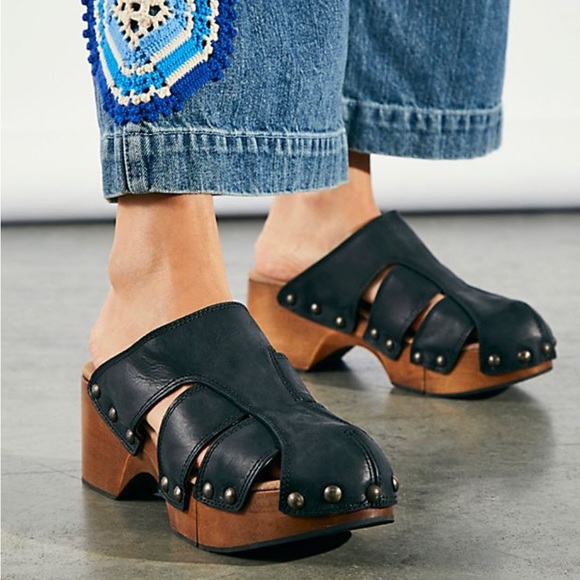FREE PEOPLE WOOD & BLACK LEATHER STUDDED CLOG - Picture 9 of 9